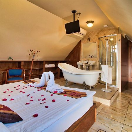 Palazzo Wellness Villa Eger Exterior foto