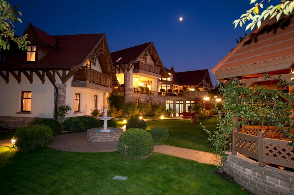 Palazzo Wellness Villa Eger Exterior foto