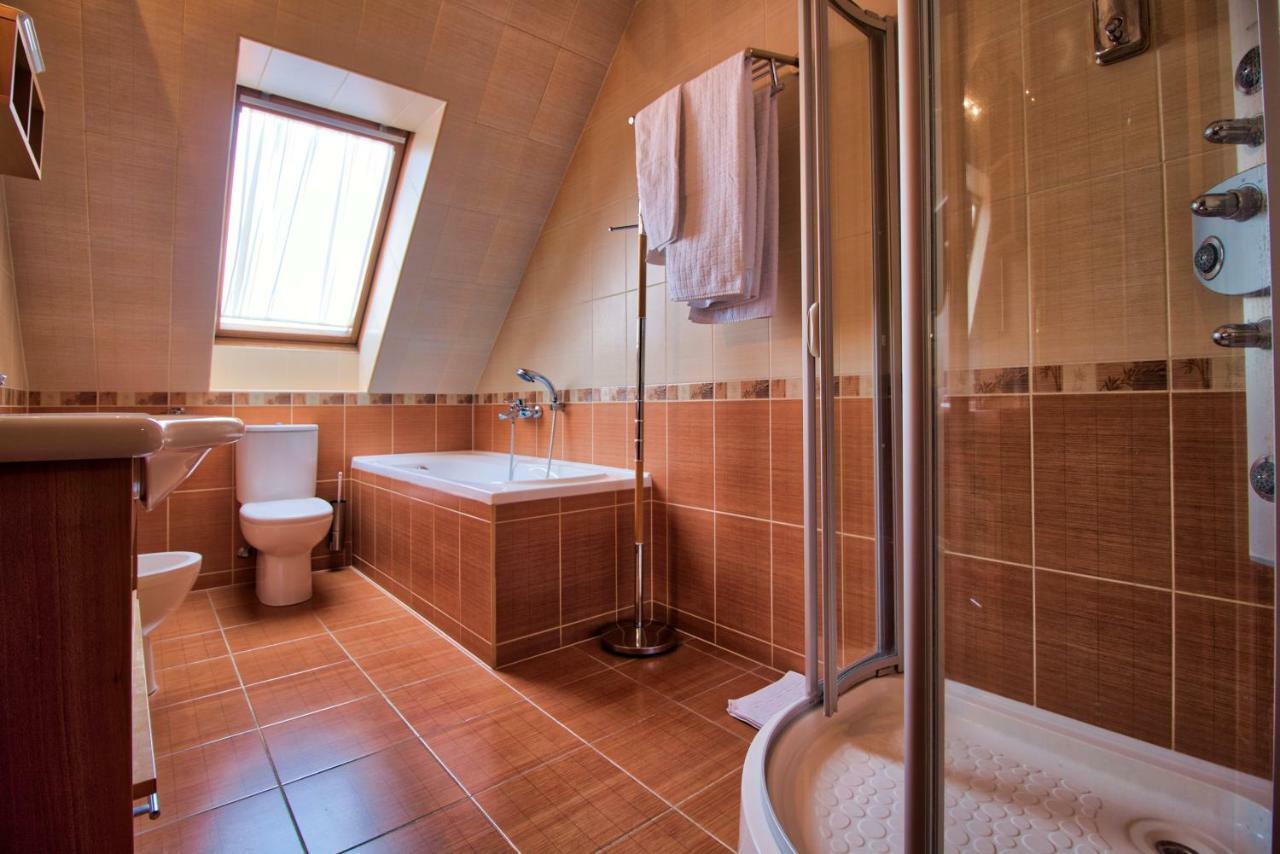 Palazzo Wellness Villa Eger Exterior foto
