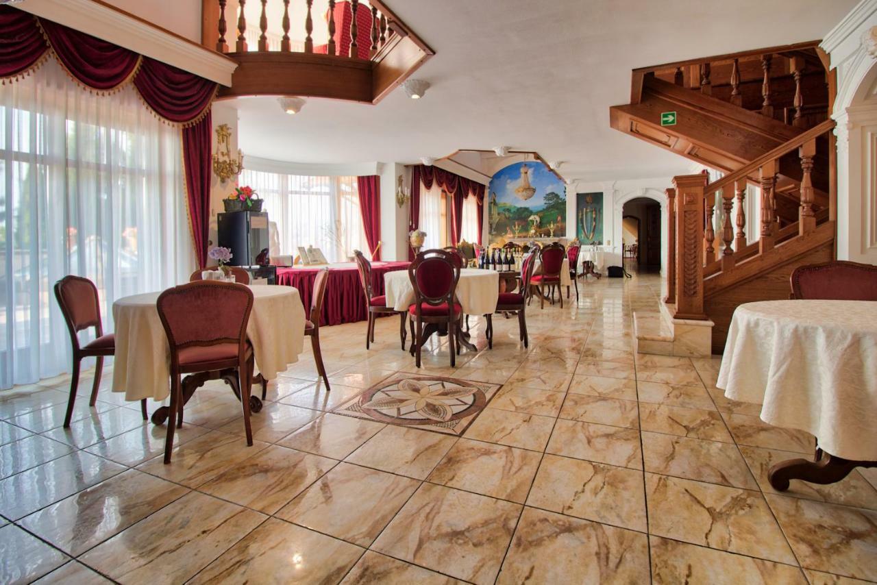 Palazzo Wellness Villa Eger Exterior foto