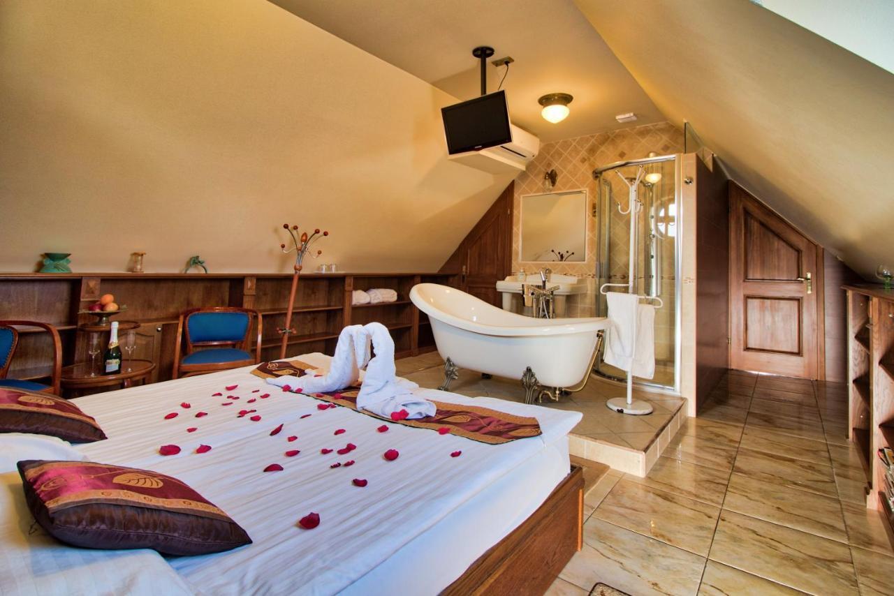 Palazzo Wellness Villa Eger Exterior foto